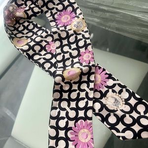 COACH silk skinny scarf 🧣 💗🖤🤍